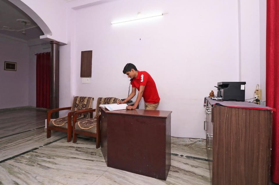 Hotel O Nilanjan Guest house Hotel in Lucknow
