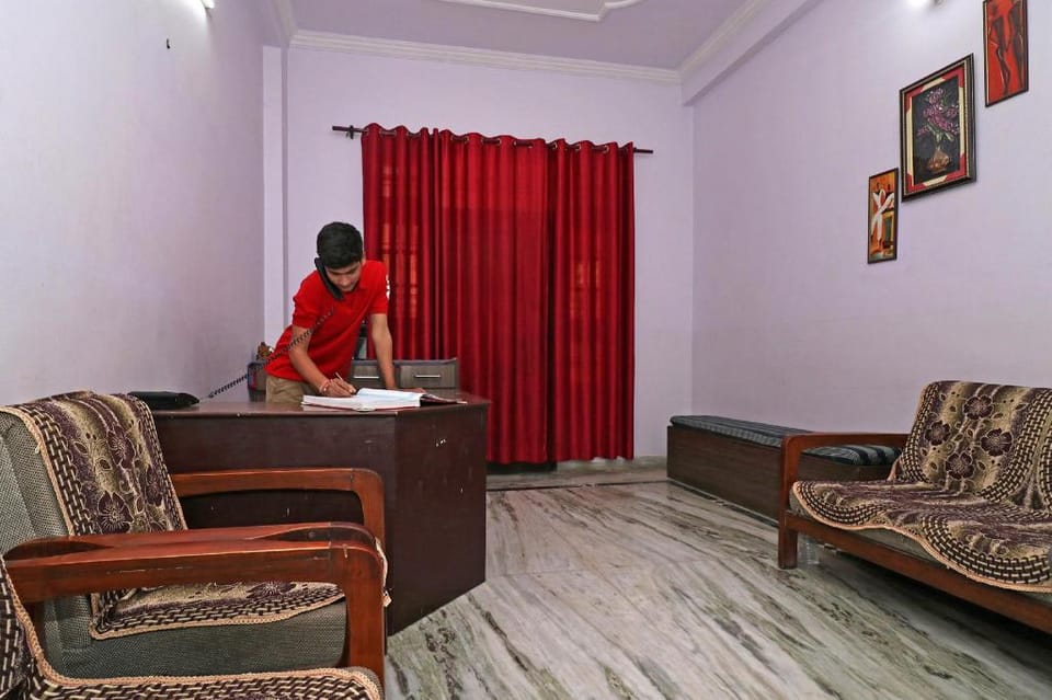 Hotel O Nilanjan Guest house Hotel in Lucknow