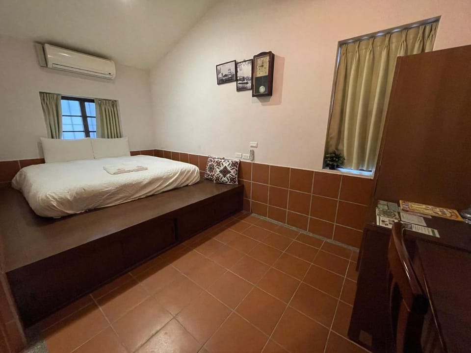 左營蓮潭百年古厝 Campground/ 
RV Resort in Kaohsiung