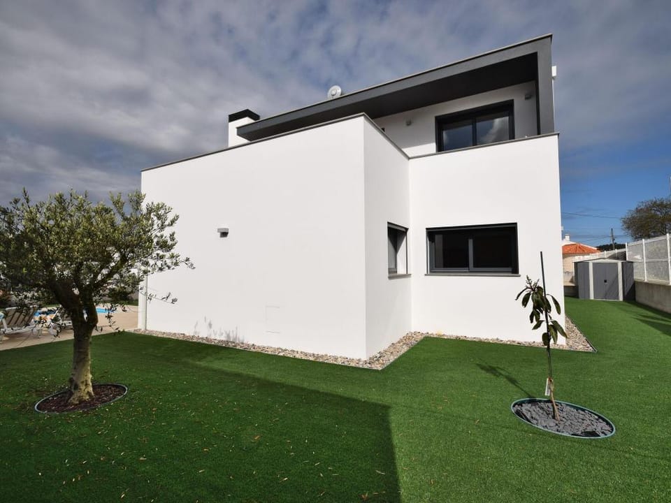 Family Villa with Terrace and Pool Villa in Portugal