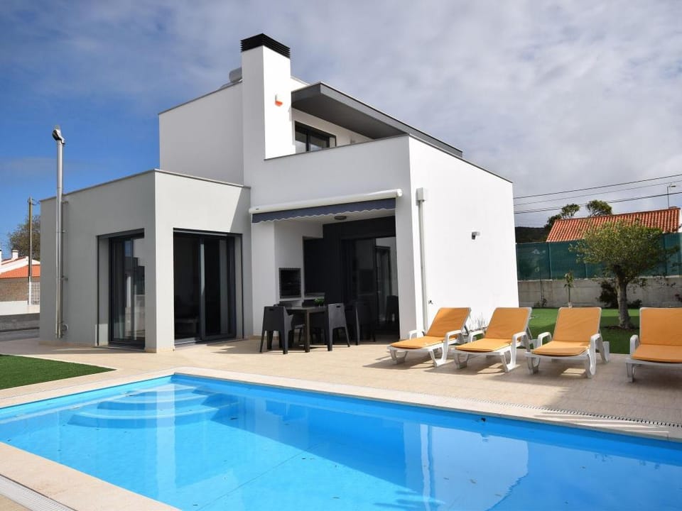 Family Villa with Terrace and Pool Villa in Portugal