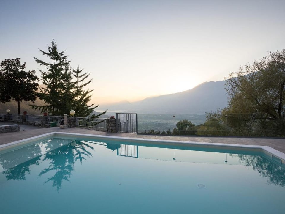Lakeside Mansion with Pool Vacation rental in Province of Brescia
