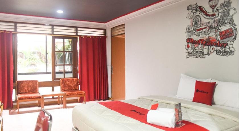 RedDoorz Plus near RSCM Jakarta Bed and Breakfast in Jakarta