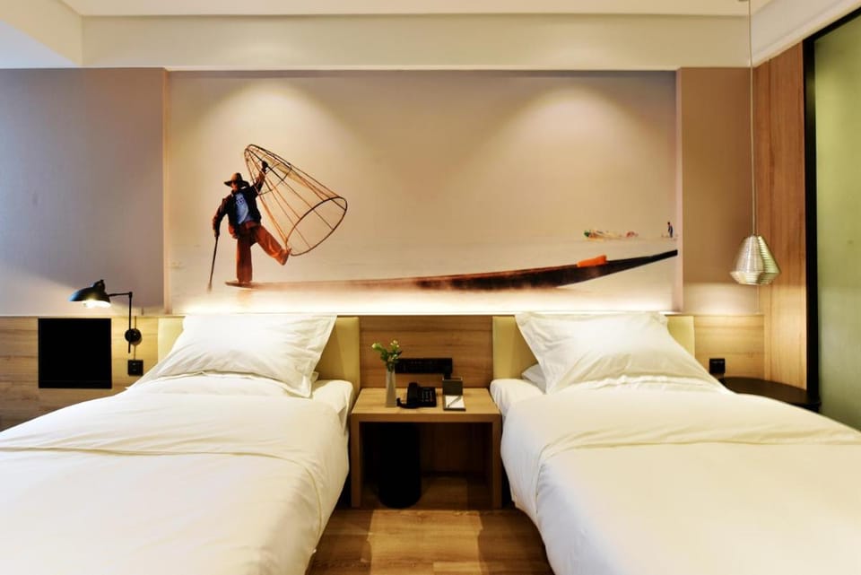 Urban Rosa Cafe&Inn Hotel in Shanghai