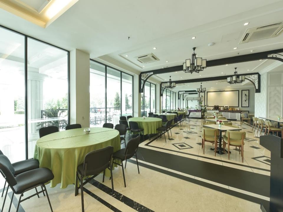 Savanna Hill Resort Hotel in Johor