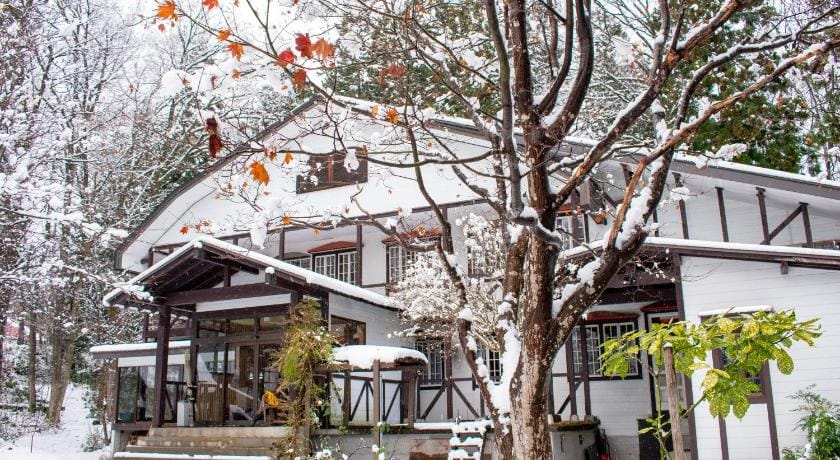 Kizuna Lodge & BBQ Centre Bed and Breakfast in Hakuba