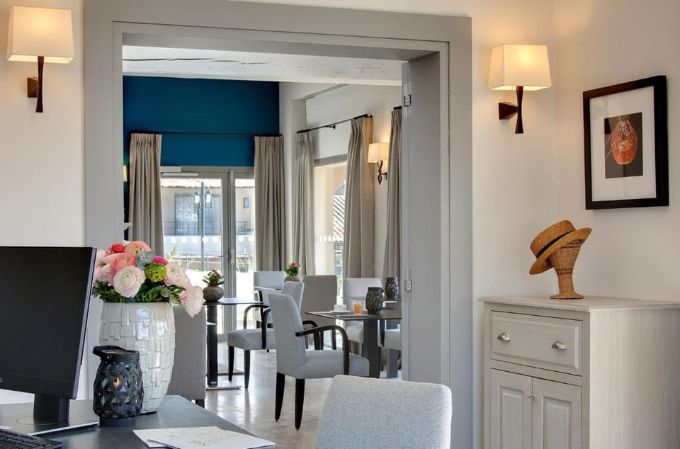 LA BASTIDE DE BIOT Hotel in Villeneuve-Loubet