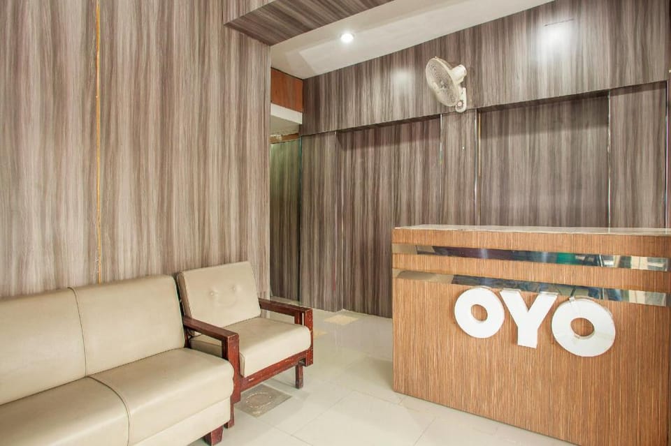 OYO 164 ang's residence Hotel in Surabaya