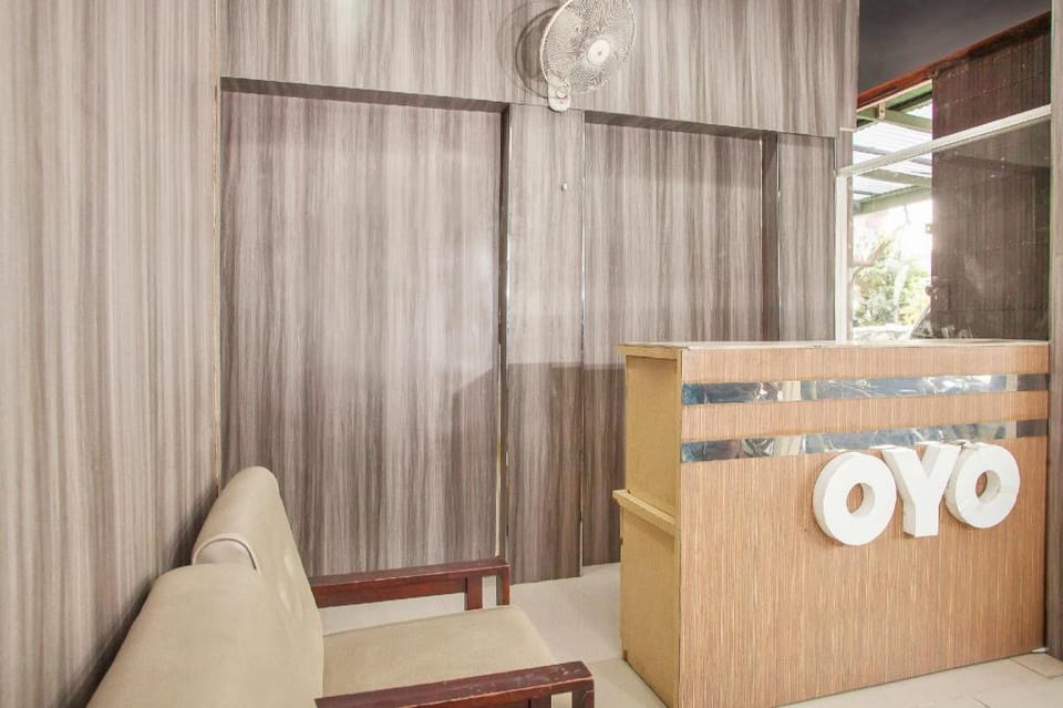 OYO 164 ang's residence Hotel in Surabaya