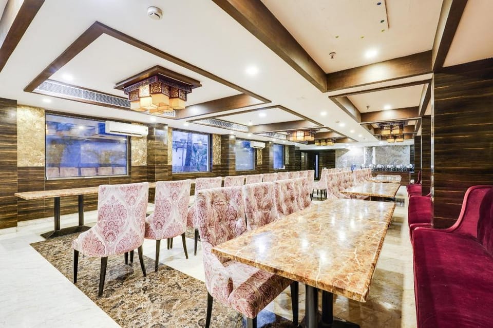 Super Townhouse Oak Alandur Near Chennai Airport Formerly Vijay Park Hotel in Chennai