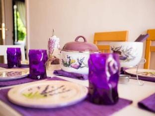 Guest House Gugily- Twin Room with Shared Bathroom and City View Apartment in Dubrovnik