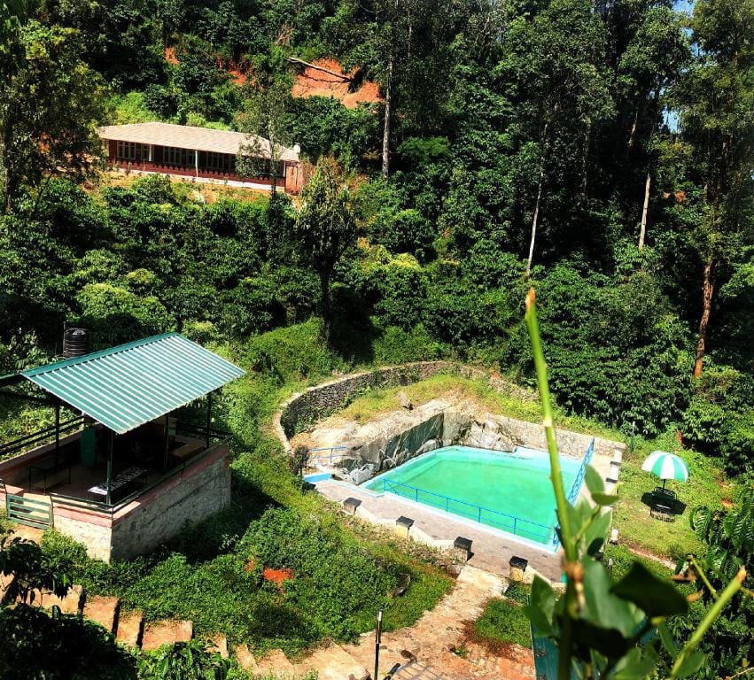 CG ALA - The Coffee Grove Hotel in Kerala