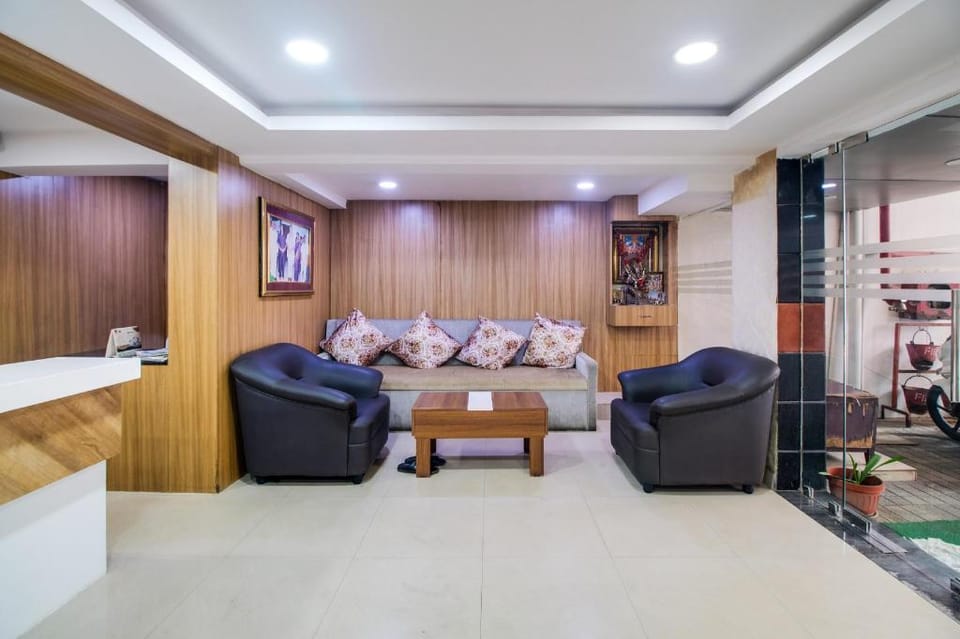 Super Townhouse Gajuwaka Near CMR Mall Hotel in Visakhapatnam