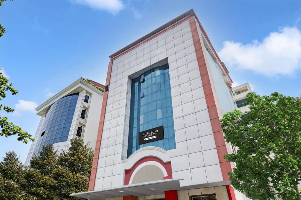 Super Collection O M G Road Hotel in Thiruvananthapuram