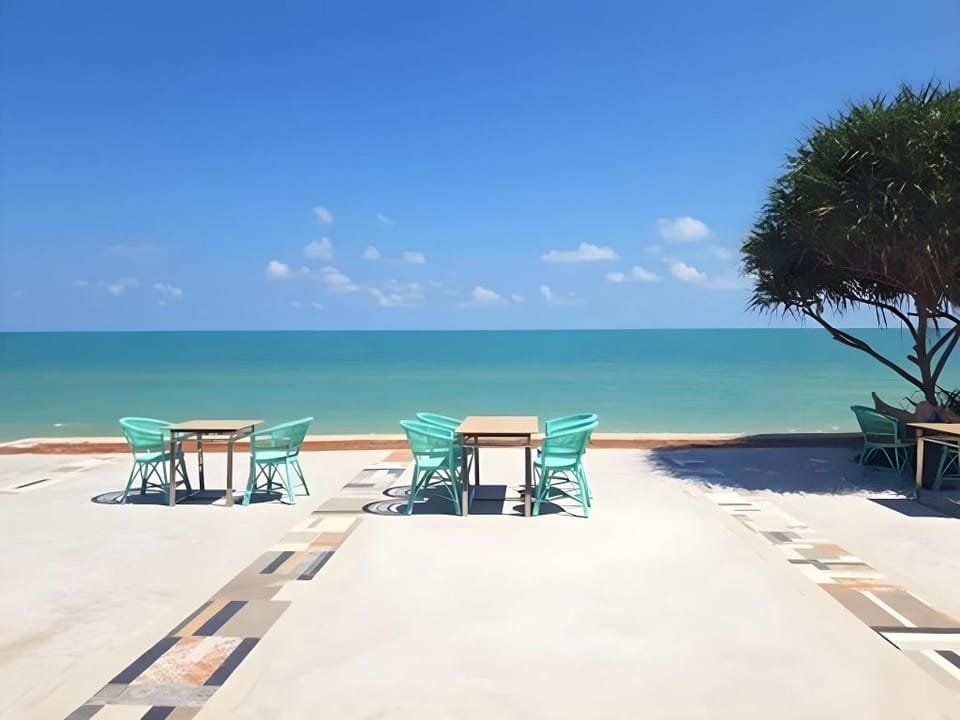 Wis Beach Khanom Resort in Thailand