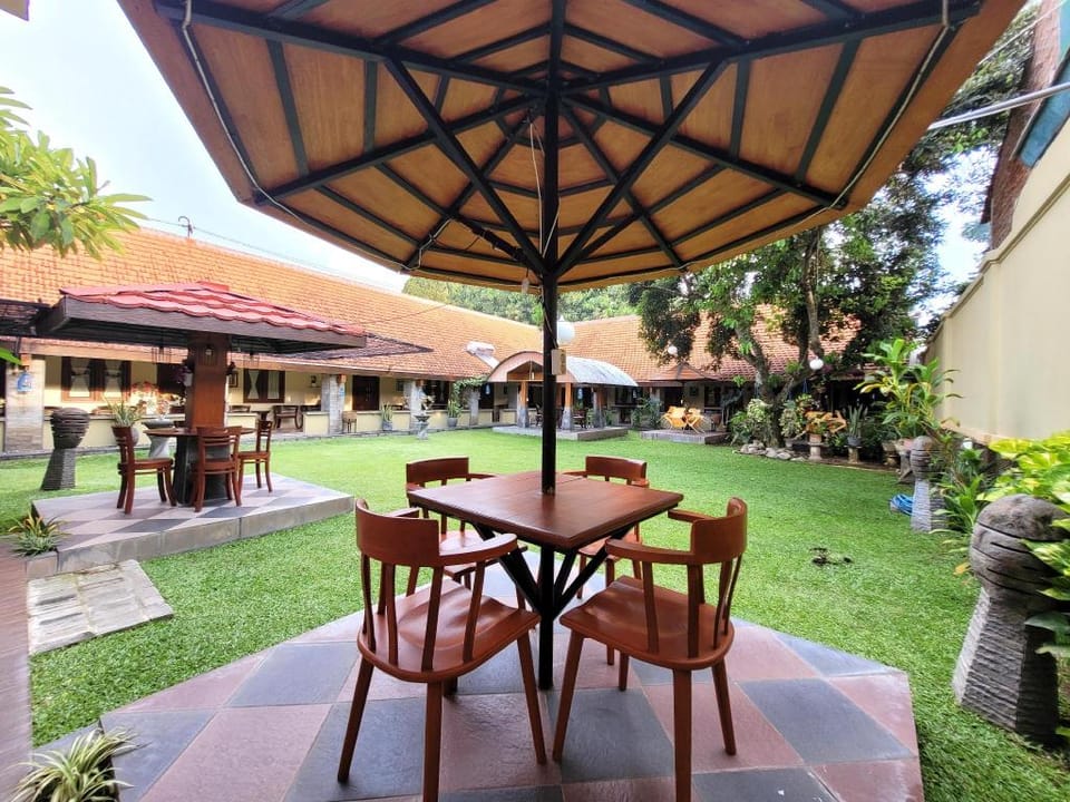 Ndalem Katong Guest House Ponorogo Hotel in East Java