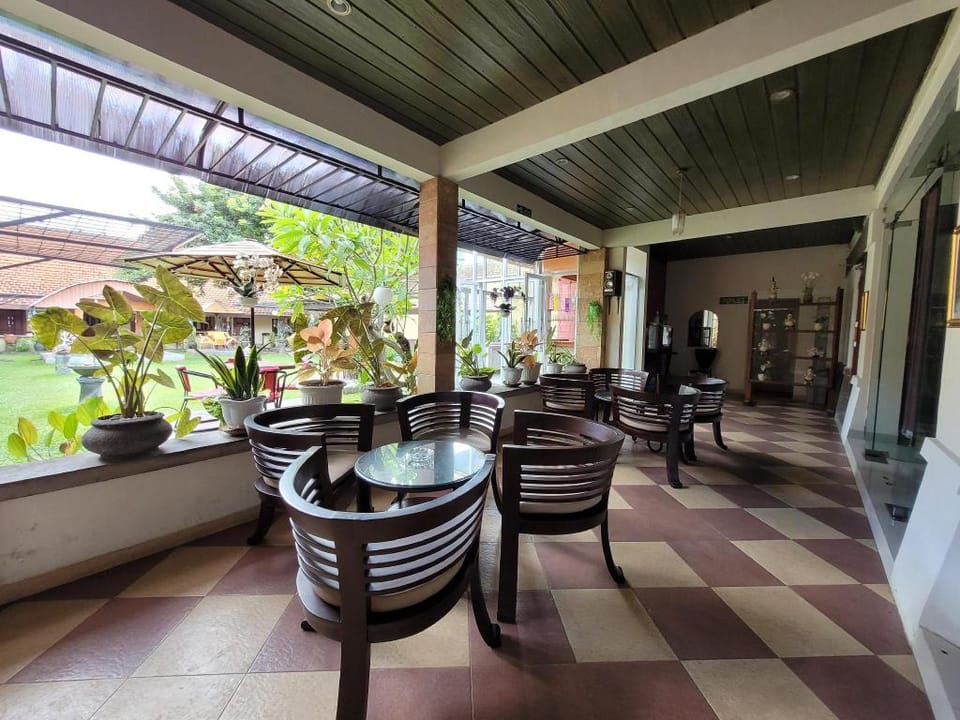 Ndalem Katong Guest House Ponorogo Hotel in East Java