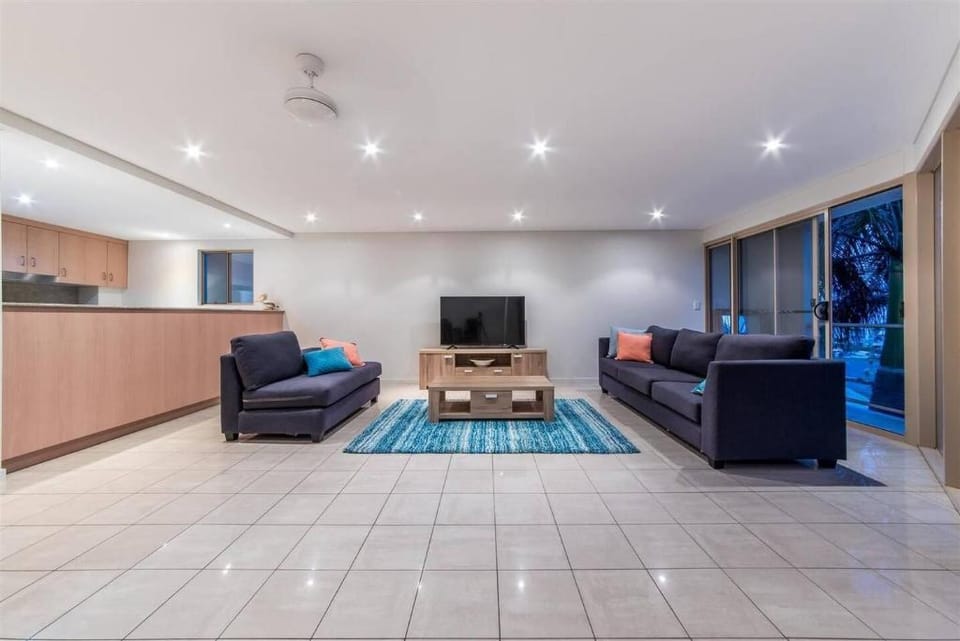 Palm Retreat at Le Jarden Villa in Airlie Beach