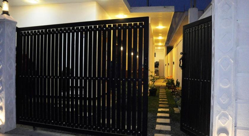 Maduranga n Guest Bed and Breakfast in Mirissa
