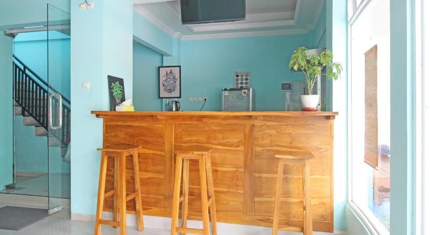RedDoorz near Solo Balapan Station Bed and Breakfast in Special Region of Yogyakarta