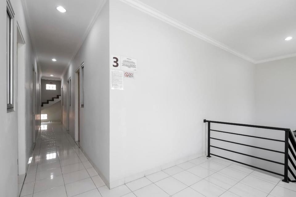 RedDoorz near Central Park Mall Bed and Breakfast in Jakarta