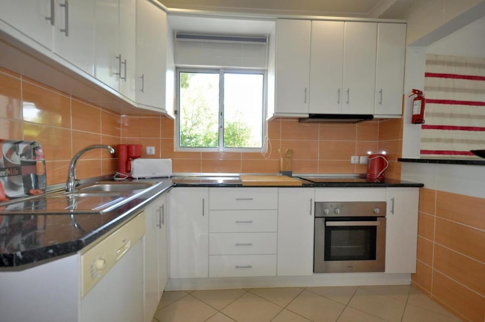 Delightful single-storey villa, private pool, free air conditioning and wifi Villa in Quarteira