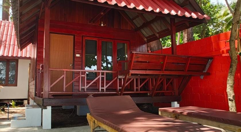 Ziggy Stardust Resort Hotel in Ko Phayam