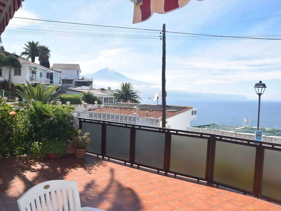 Holiday Home Mesa del Mar near Black Beach Vacation rental in Canary Islands