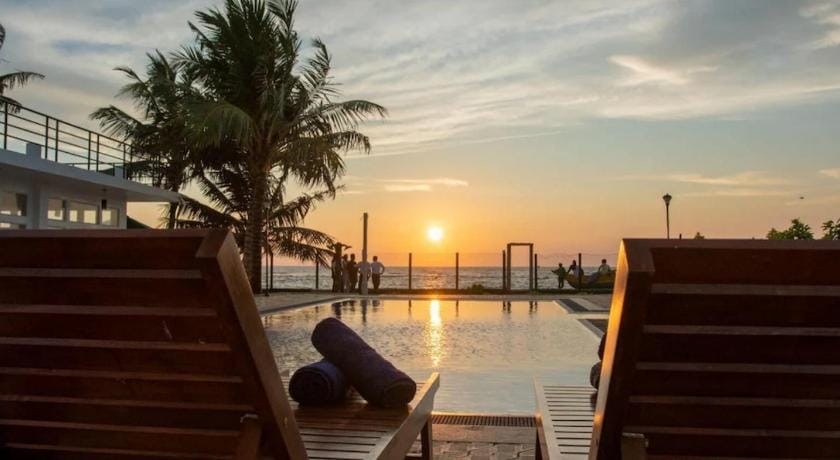 Manara beach Hotel in Western Province