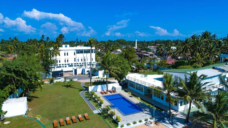 Manara beach Hotel in Western Province