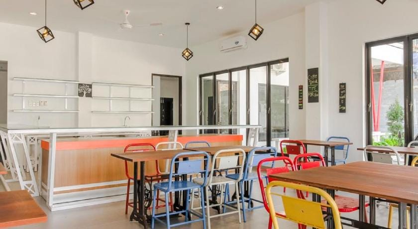 RedDoorz Premium @ Setiabudi Medan Bed and Breakfast in Indonesia