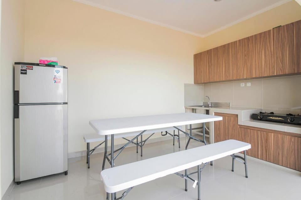 RedDoorz near Soekarno Hatta Airport Bed and Breakfast in Jakarta
