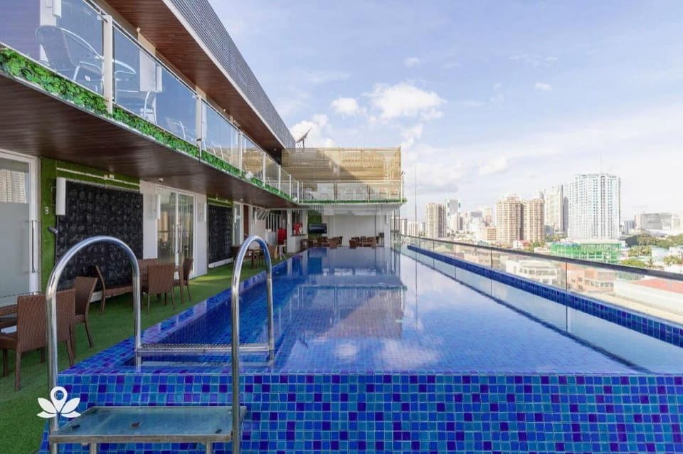 Selah Pods Hotel Manila Hotel in Pasay