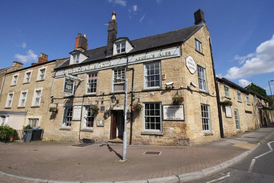The Kings Arms Hotel Bed and Breakfast in Chipping Norton