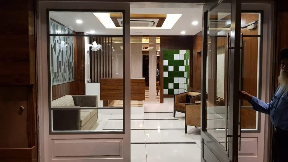 Hotel Kenview Hotel in Punjab, India