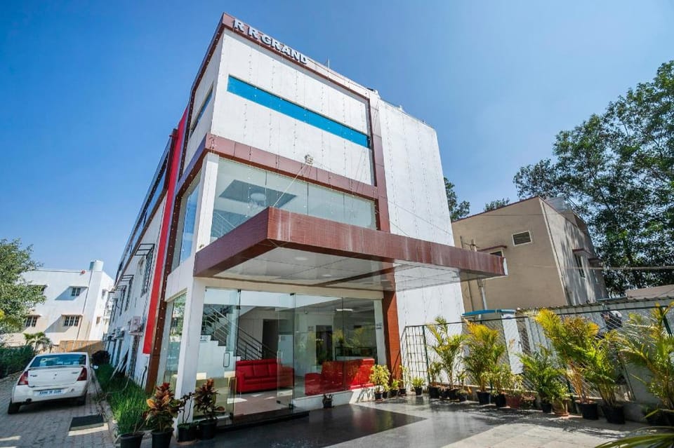 Collection O Cosmopolitan Hotel in Tamil Nadu