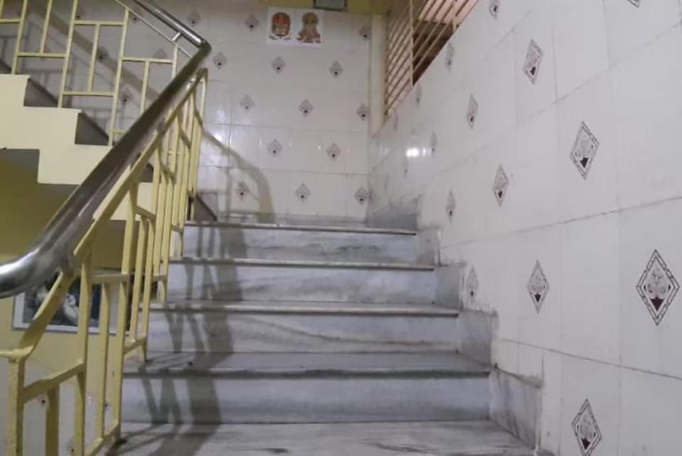 Goroomgo Neelachal Lodge Near Shree Jagannath Temple Grand Road Puri Hotel in Puri