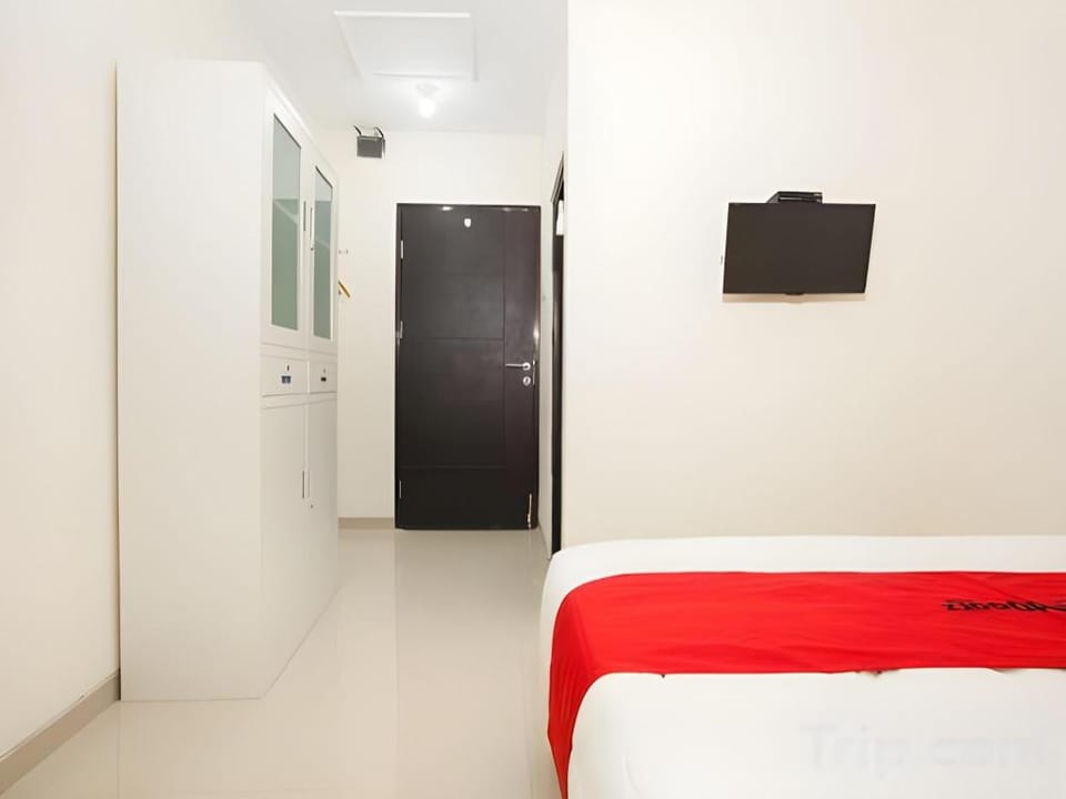 RedDoorz @ K23 Rungkut Madya Bed and Breakfast in Surabaya