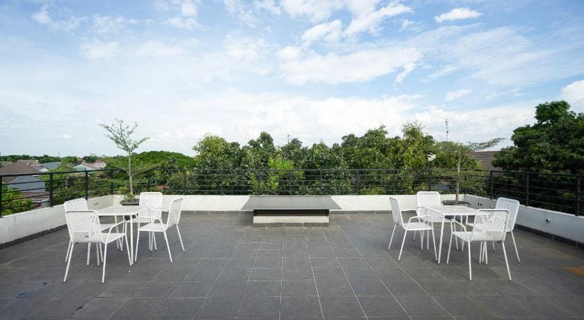 RedDoorz near Eka Hospital BSD City Bed and Breakfast in West Java