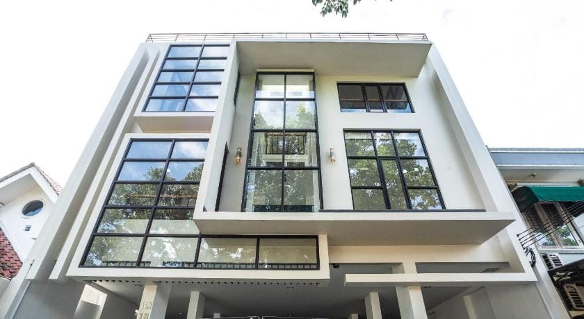 RedDoorz near Eka Hospital BSD City Bed and Breakfast in West Java