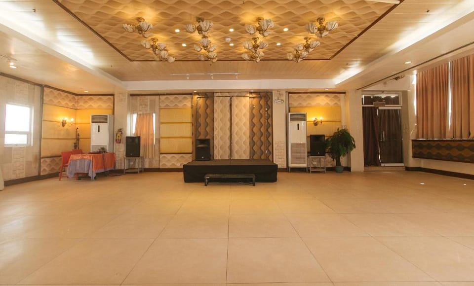 RedDoorz Plus near UV Mandaue Cebu Hotel in Lapu-Lapu City
