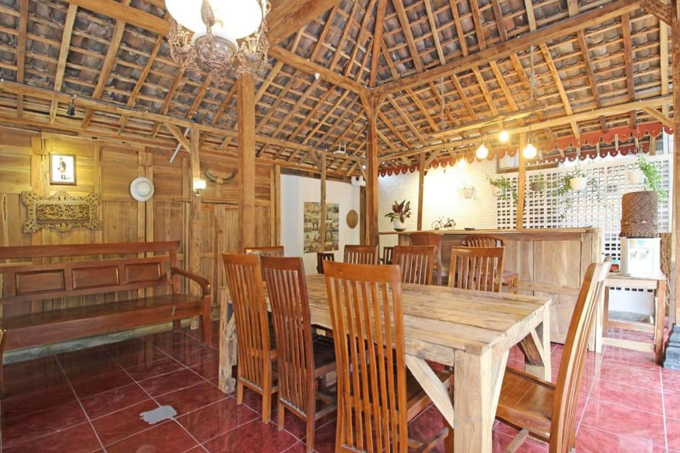 RedDoorz near Pojok Beteng Prawirotaman Bed and Breakfast in Yogyakarta