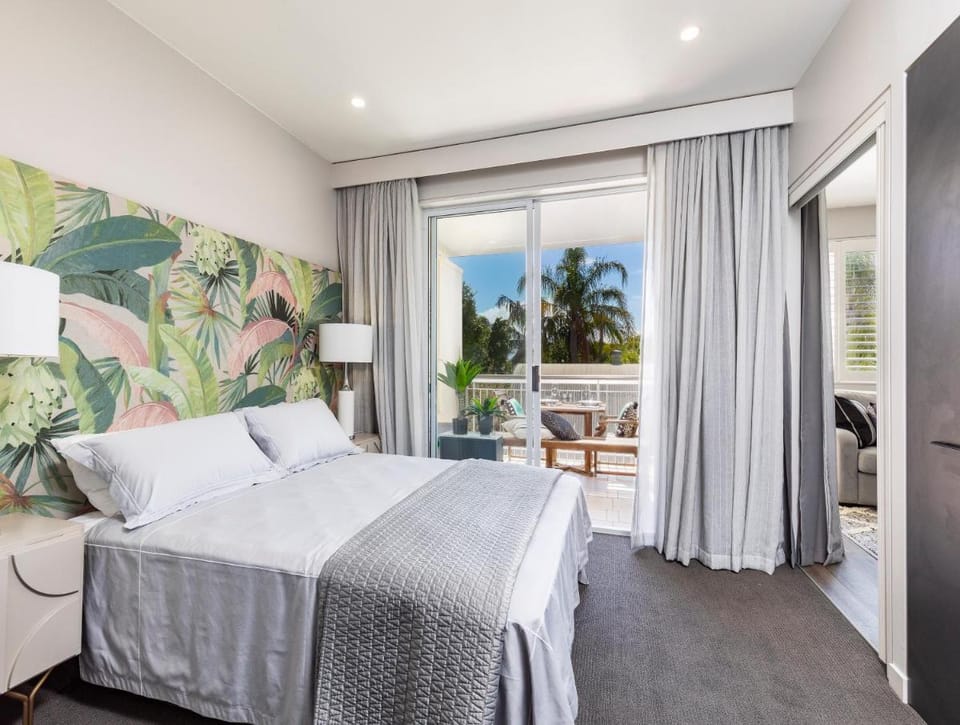 Sleek, modern and comfortable on Hastings Street Apartment in Noosa Heads
