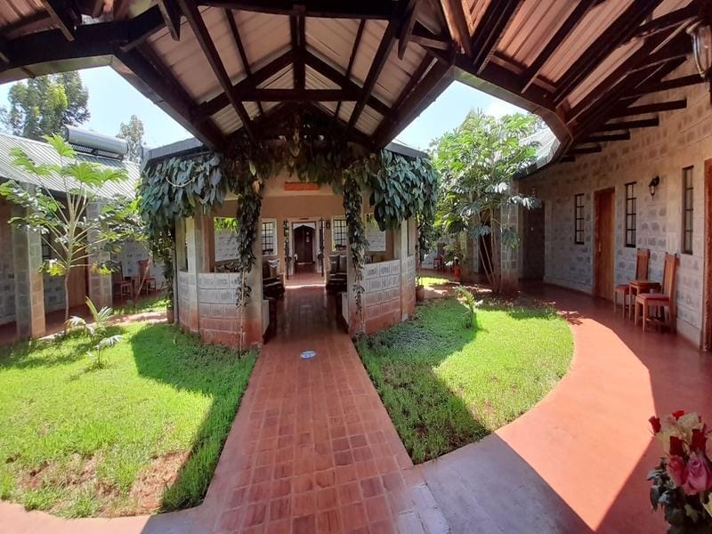 Mount Elgon Guest House Bed and Breakfast in Uganda