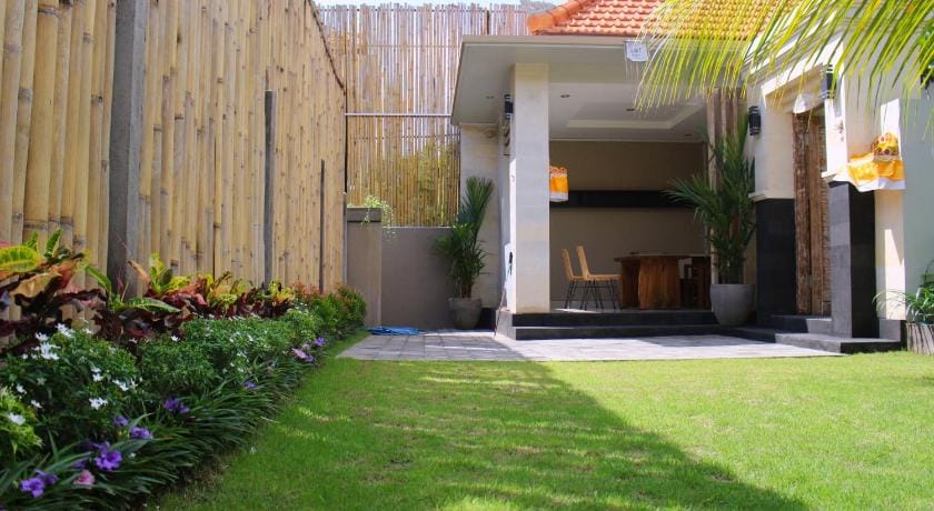 Rusty Seminyak Bed and Breakfast in Kuta