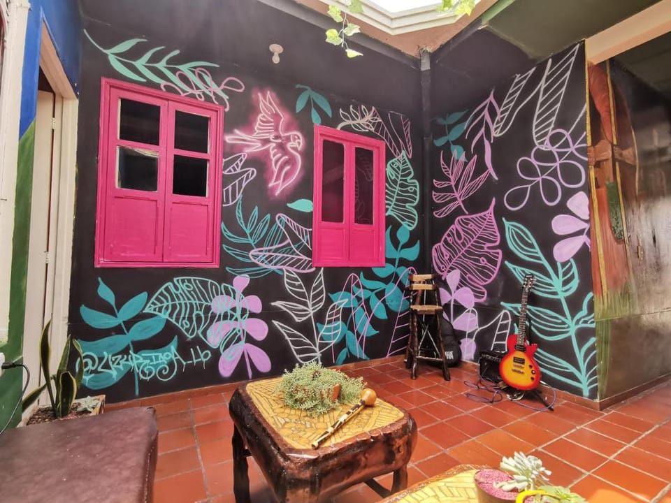 Lienzo Hostel and Mural Art Museum Bed and Breakfast in Popayán
