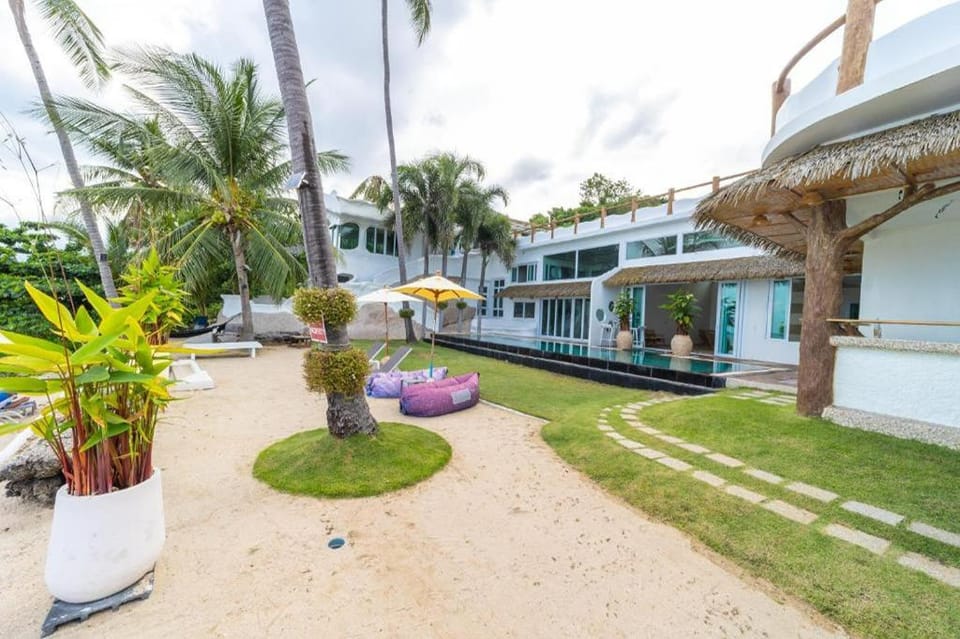 The Rock Samui Poshtel Lamai Beach Hostel in Ko Samui