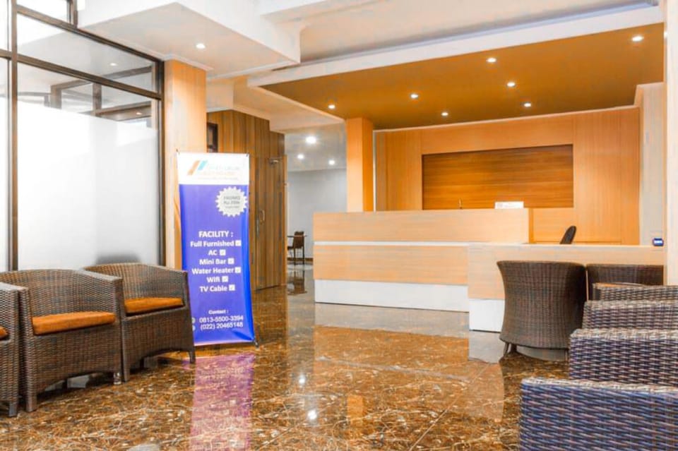 RedDoorz Plus @ Dipatiukur Bed and Breakfast in Bandung