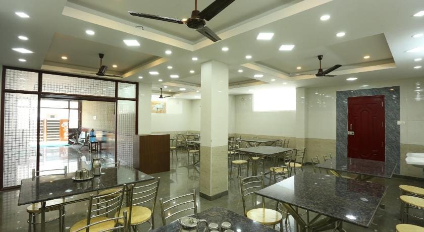 JR Guest Home Hotel in Coimbatore