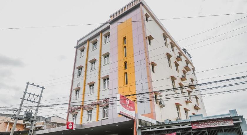 RedDoorz Plus near Universitas Negeri Makassar Hotel in Indonesia